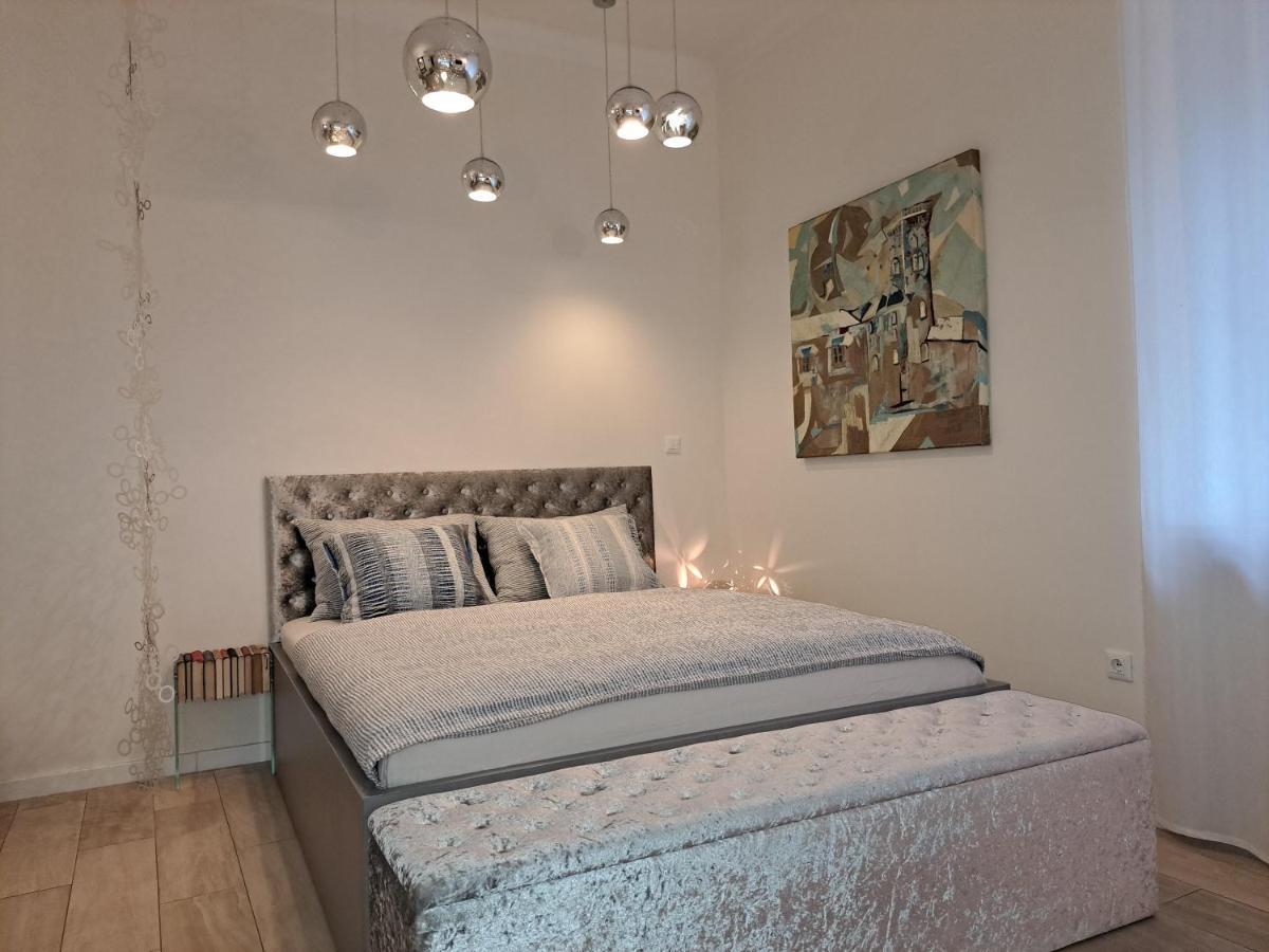 Slovenian Art Story Apartment ลูบลิยานา ภายนอก รูปภาพ
