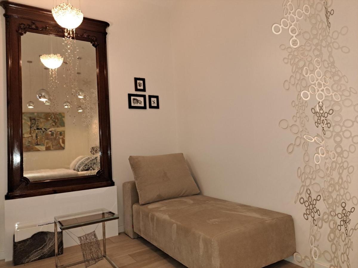 Slovenian Art Story Apartment ลูบลิยานา ภายนอก รูปภาพ