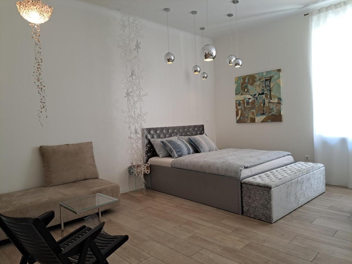 Slovenian Art Story Apartment ลูบลิยานา ภายนอก รูปภาพ